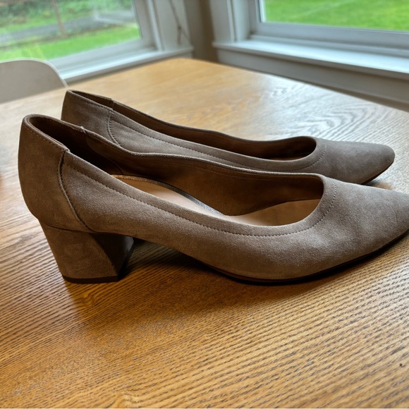 Paul Green Suede Leather Pointed Toe Pumps - Picture 2 of 3